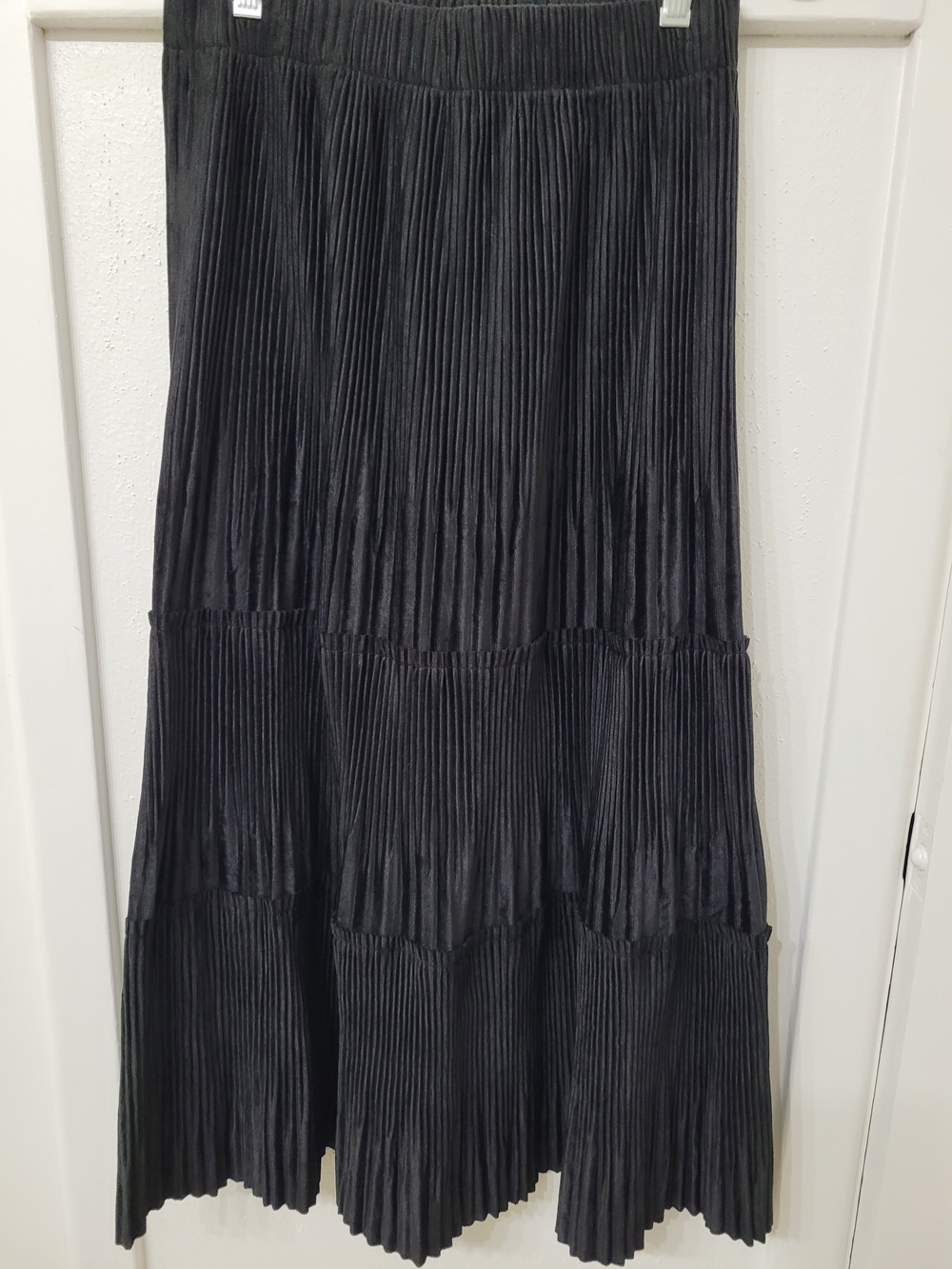 Boho Velvet Pleated Tiered Maxi Skirt - Sz M
